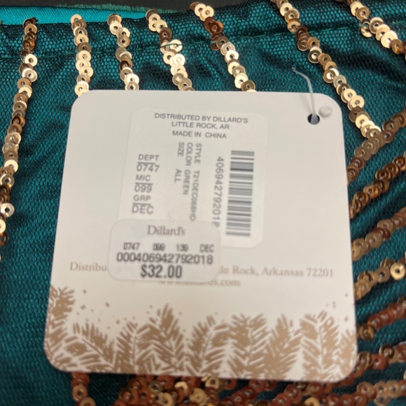 Set of Two NWT Green and Gold Christmas Stockings. - Picture 6 of 10